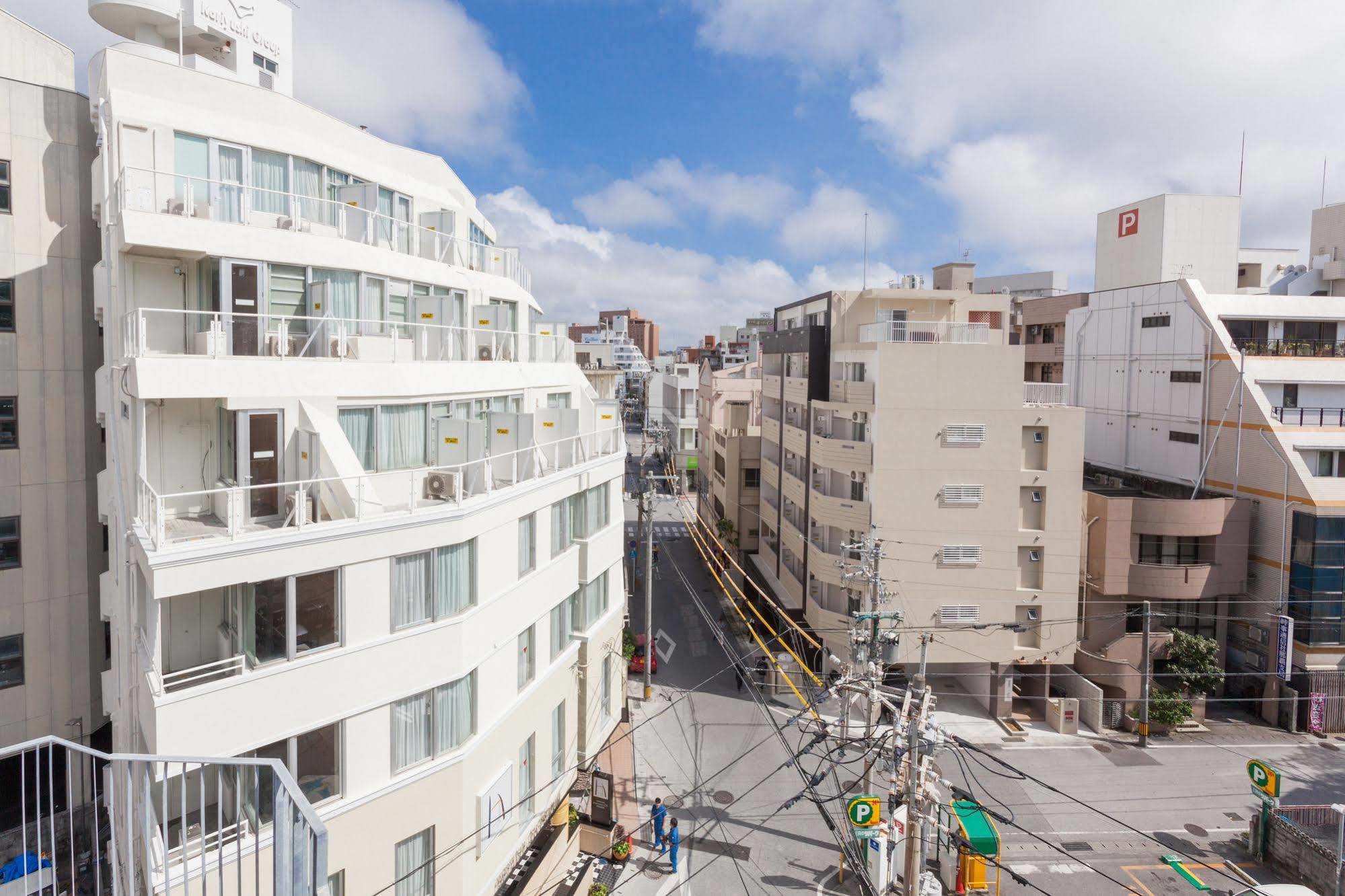 Okinawa Kariyushi Lch. Premium Hotel Naha Buitenkant foto