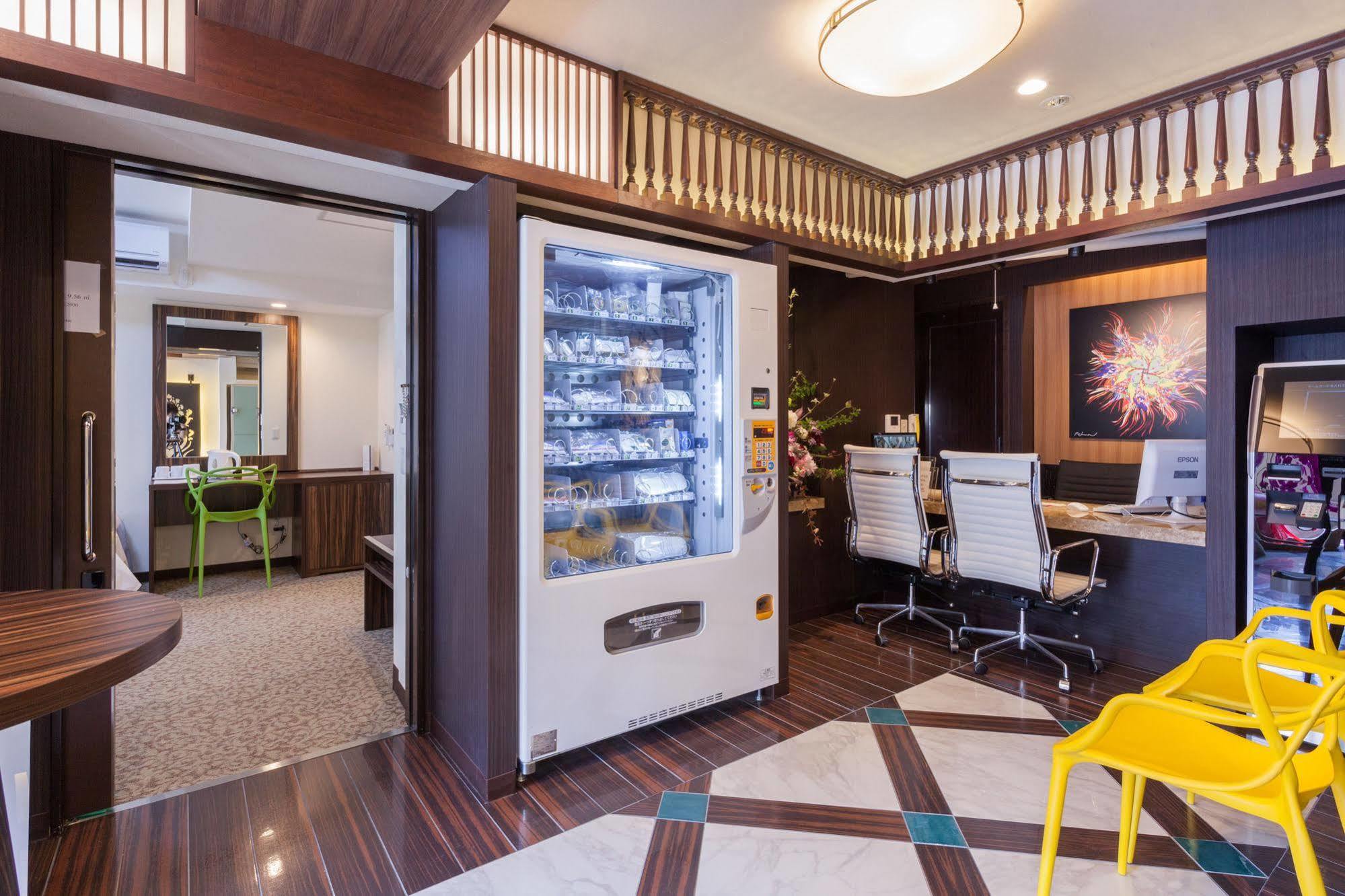 Okinawa Kariyushi Lch. Premium Hotel Naha Buitenkant foto